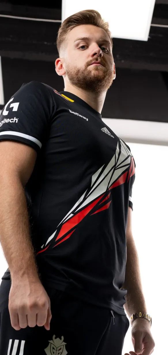 博弈论“混合策略纳什均衡”：在博彩中，如何让自己的投注行为变得完全不可预测？（博弈论解析：以混合策略纳什均衡实现投注行为的不可预测性）