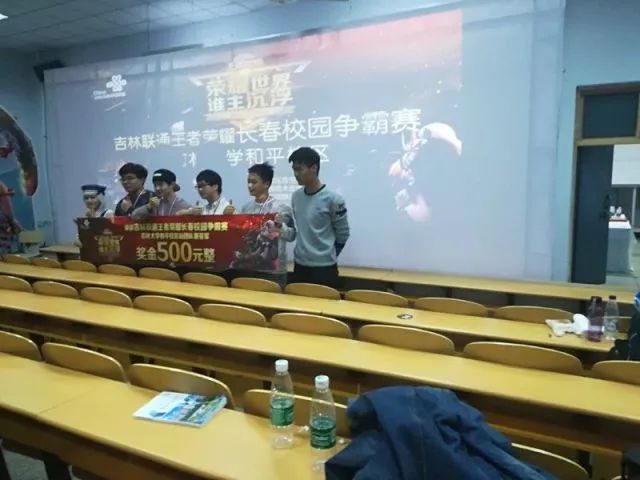 解析“职业选手的孤独感”：在概率的海洋中独自面对波动与风险。（职业选手的孤独感解读：在概率之海独自直面波动与风险）